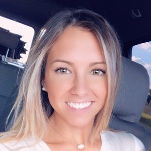 Meet your Posher, Courtney